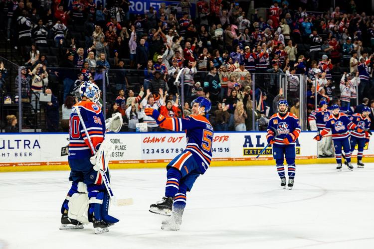 Bakersfield Condors celebrate playoff win
